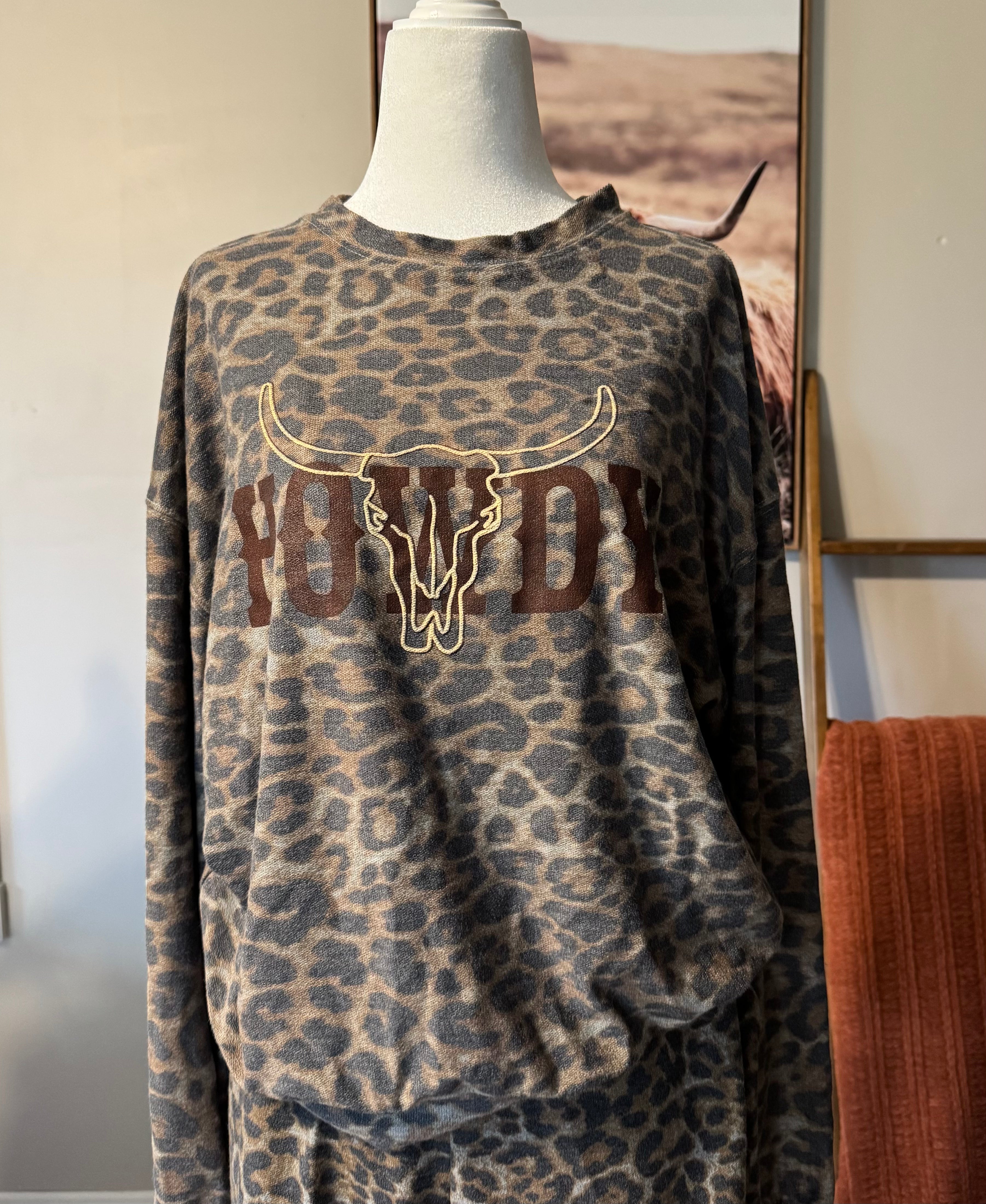 "Howdy" Leopard Crew