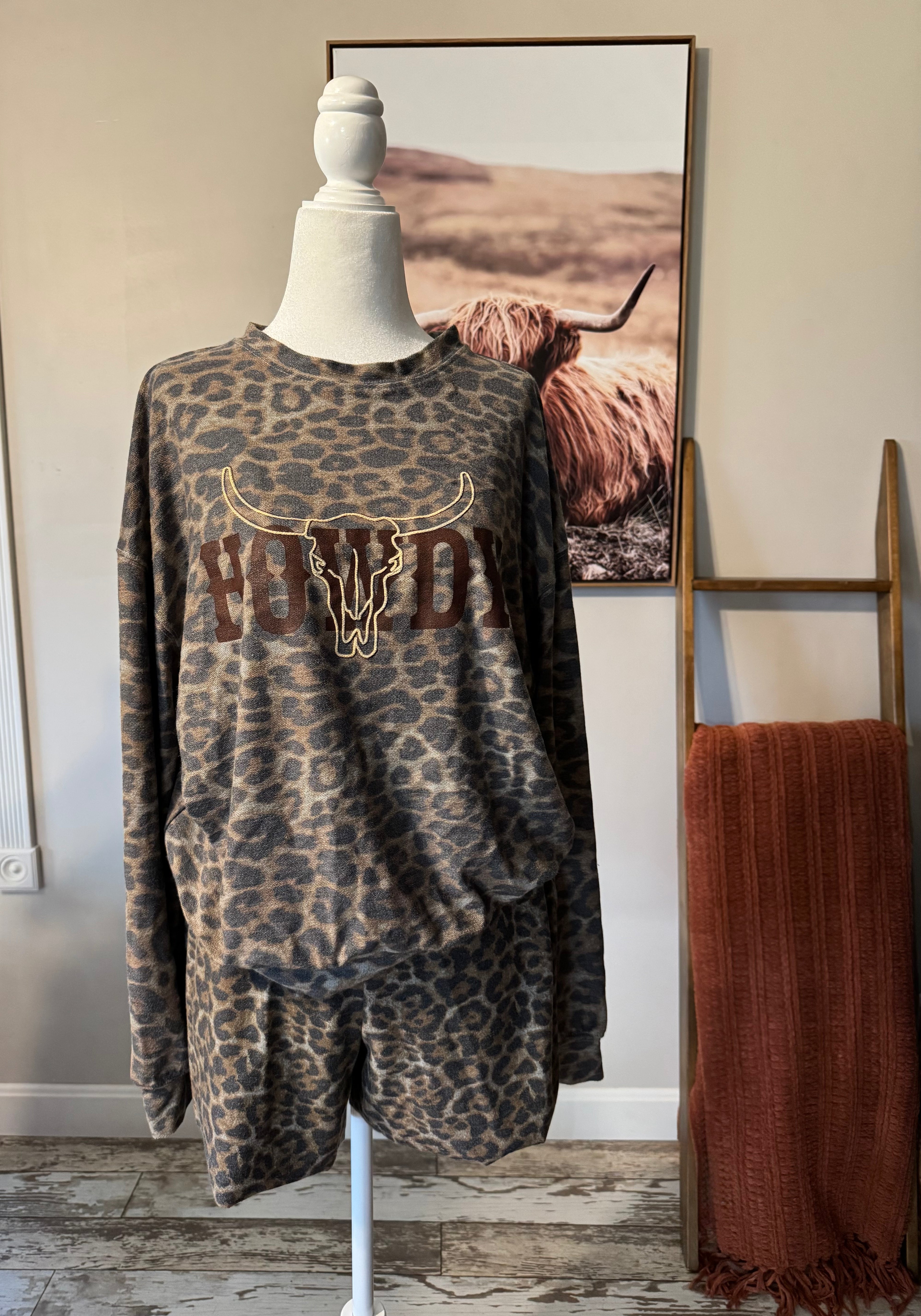 "Howdy" Leopard Crew