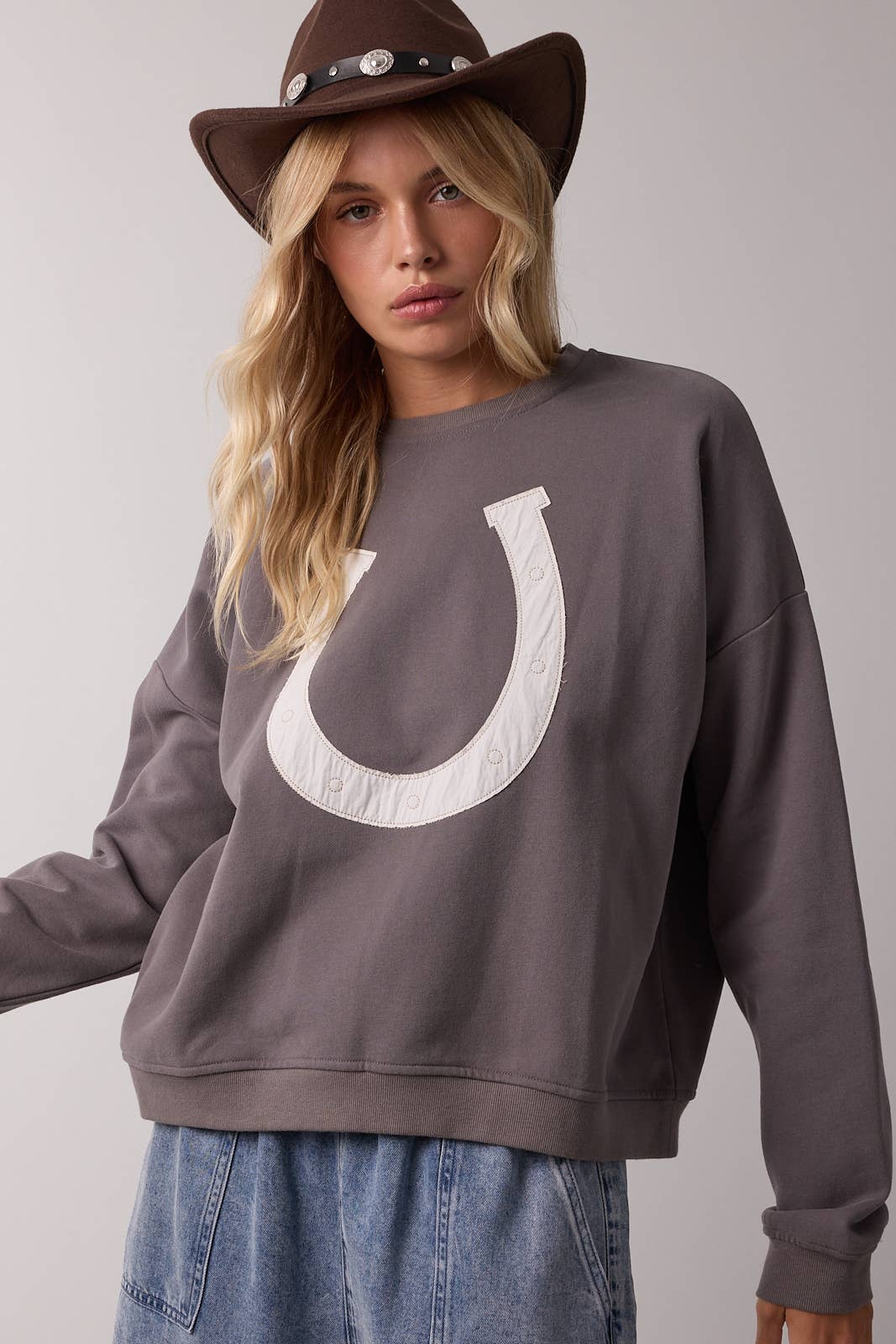 'Horseshoe' Pullover